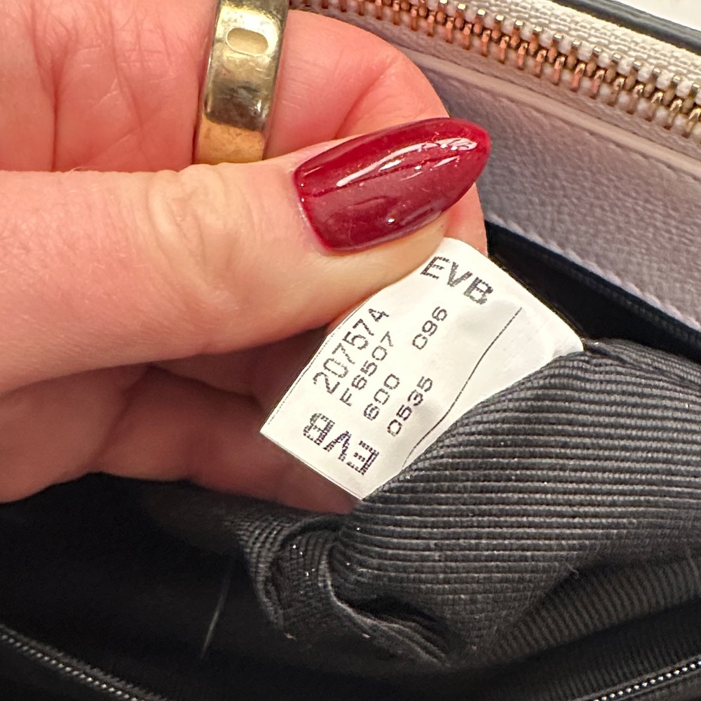 Elegant Black Leather Furla Bag - Picture 10 of 10